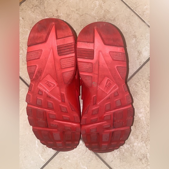 Red Huarche - Picture 4 of 4